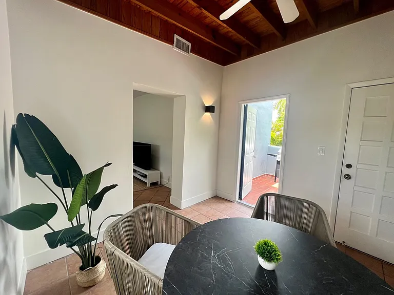2356 SW 18th St #2 — Photo 5