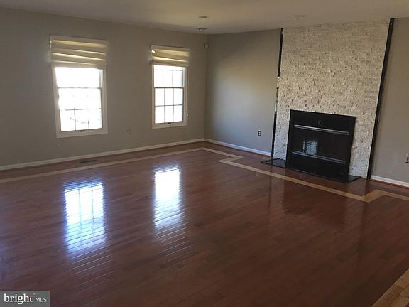 2nd image of 37 Settlers Way
