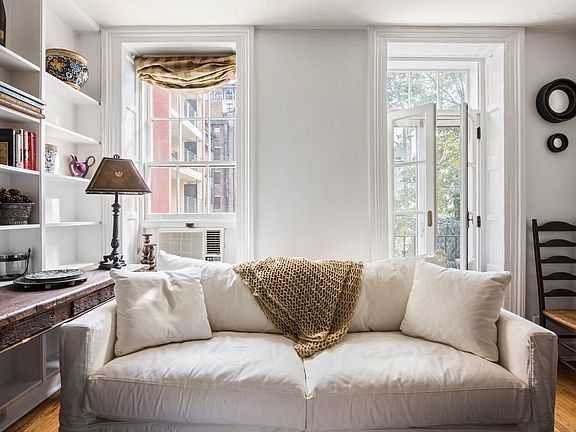 3rd image of 96 Macdougal St #2