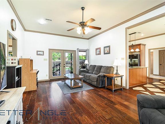 5th image of 322 Canoe Ct