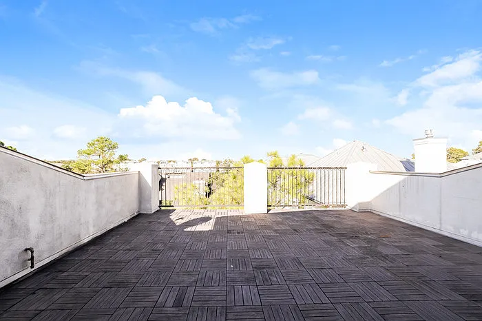 2207 Hilshire Glen Ct — Photo 2