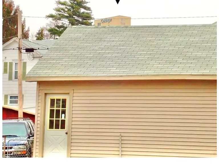 950 Vine St — Photo 3