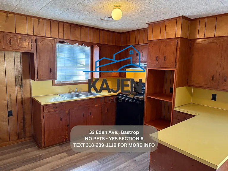 32 Eden Ave — Photo 2