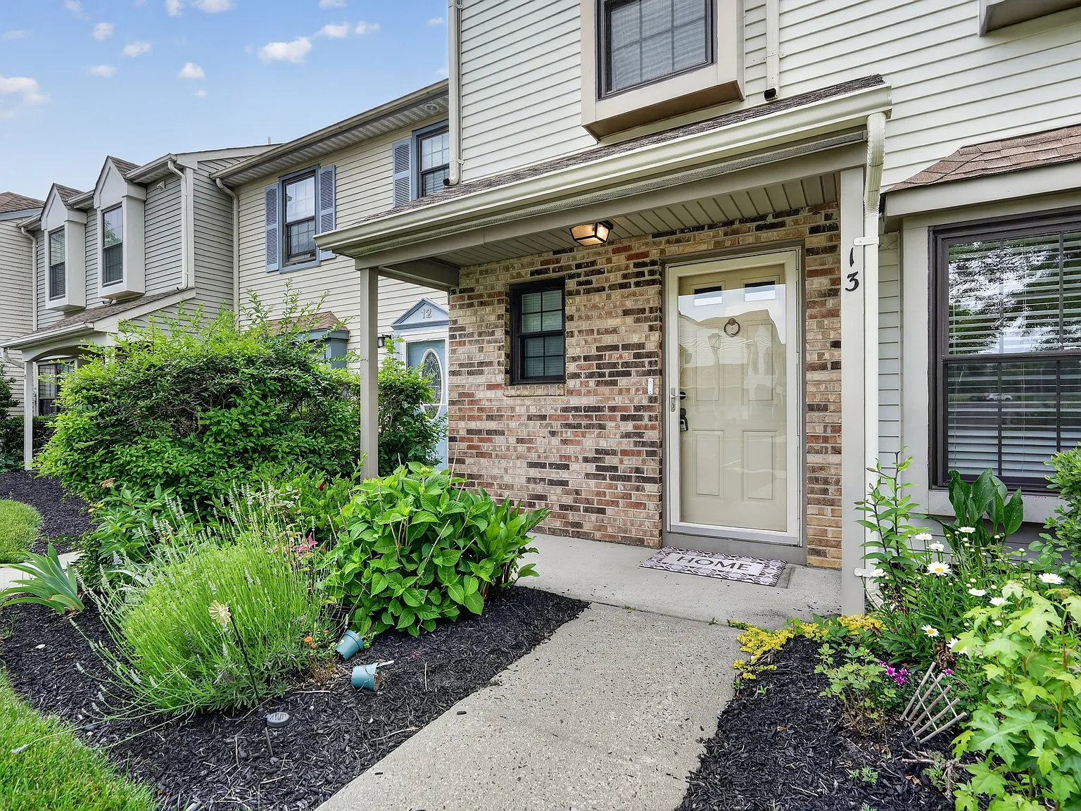 2 bed, 1436 sqft, $2,500 — Photo 3