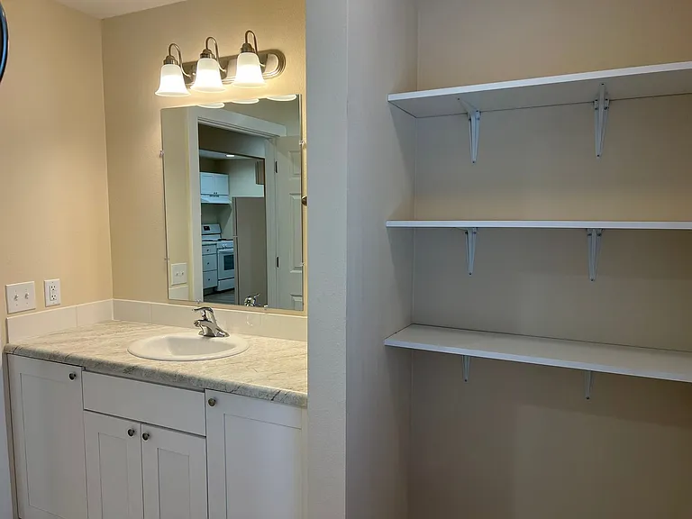 1223 N Sherman Ave — Photo 15