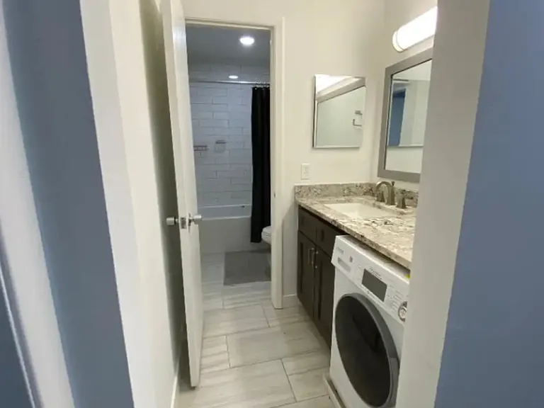 2225 S Jasmine St #302 — Photo 5