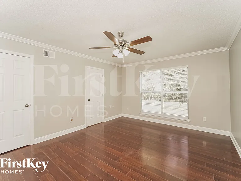 9319 Lake Spring Ave — Photo 8