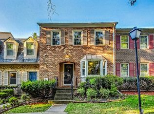 7707 Heatherton Ln, Potomac, MD 20854