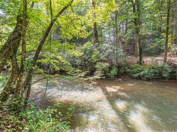 436 Applewood Ln, Dahlonega, GA 30533