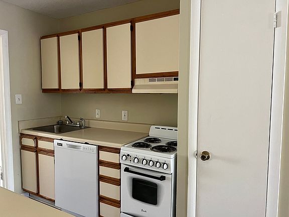5th image of 1533 Midland Michigan Ave #B6