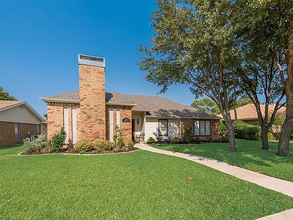 3rd image of 2203 Roundrock Dr