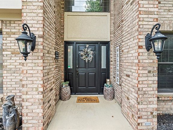 3rd image of 107 Old Carriage Dr