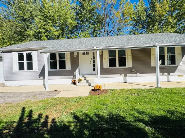 2570 Voorheis Rd, Waterford, MI 48328