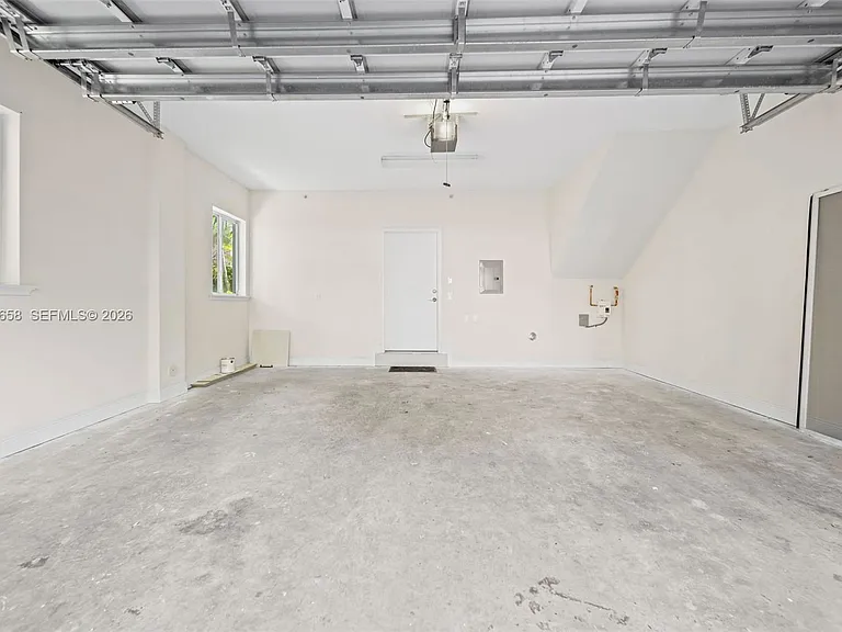 2951 Virginia St — Photo 2