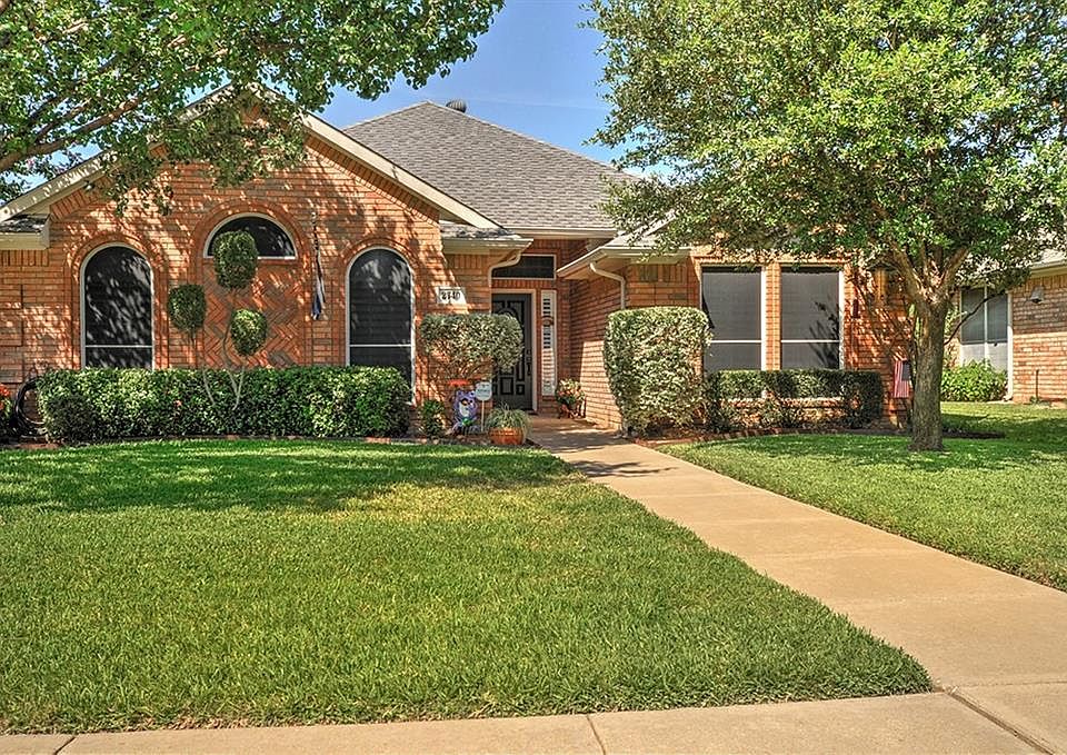 1st image of 2740 Crystal Glenn Cir