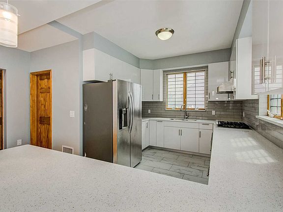 5th image of 25316 Cullman Ave
