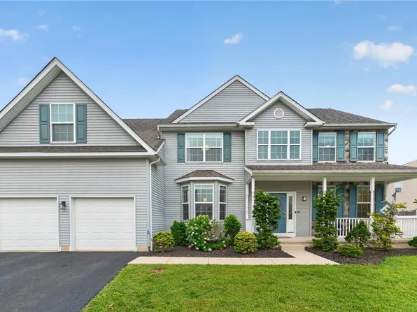2009 Woodbridge Ln, Pennsburg, PA 18073