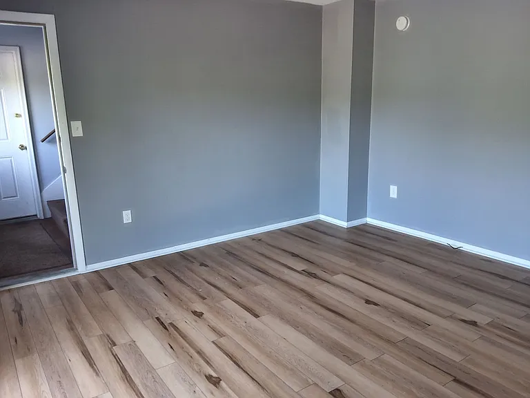 1190 Lois Ln — Photo 6