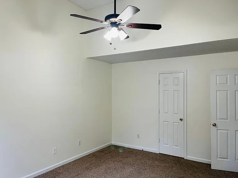 4037 Ravenwood Ct — Photo 24