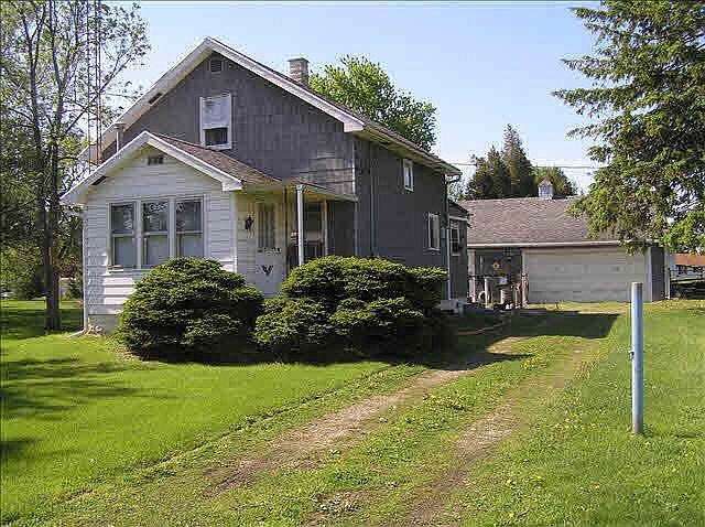 1st image of 823 Lotus Dr
