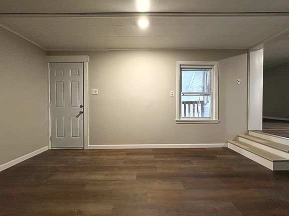 4th image of 28 Bartlett St Floor 3