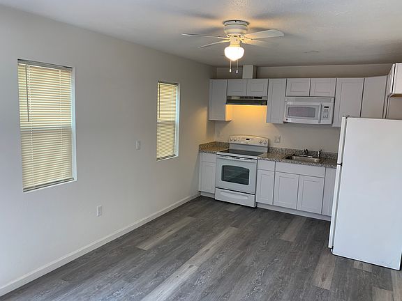 4th image of 626 W Edythe St #626