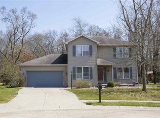 10180 Ashwood Forest Dr, Osceola, IN 46561