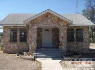 308 E 7th St, Del Rio, TX 78840