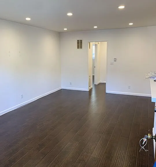 7924 Clinton St #7 — Photo 1