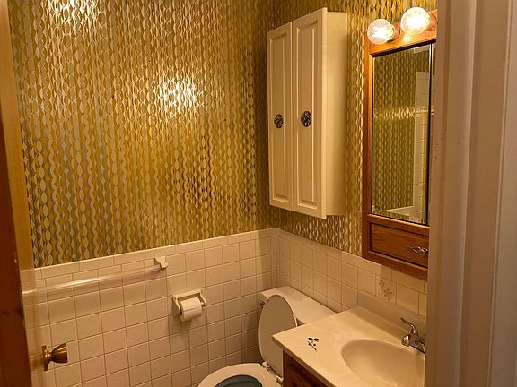 4th image of 115 Williams Ct