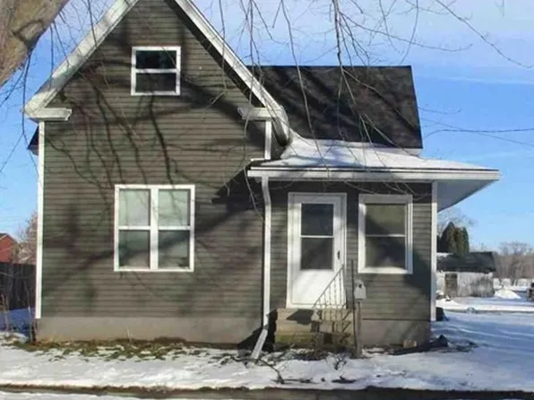 499 E Washington St, Marengo, IA 52301