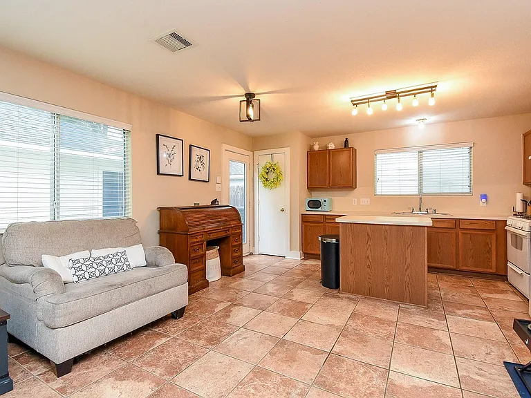 10735 Cobblecreek Way — Photo 7