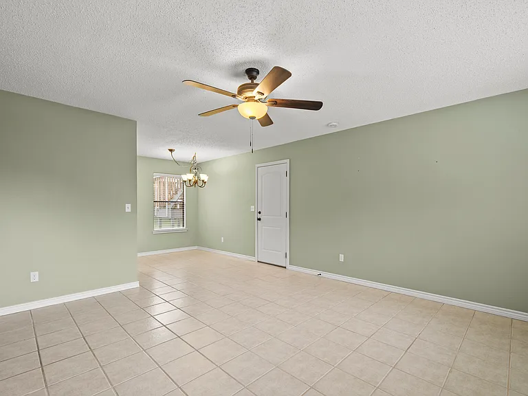 306 Hub Dr — Photo 8