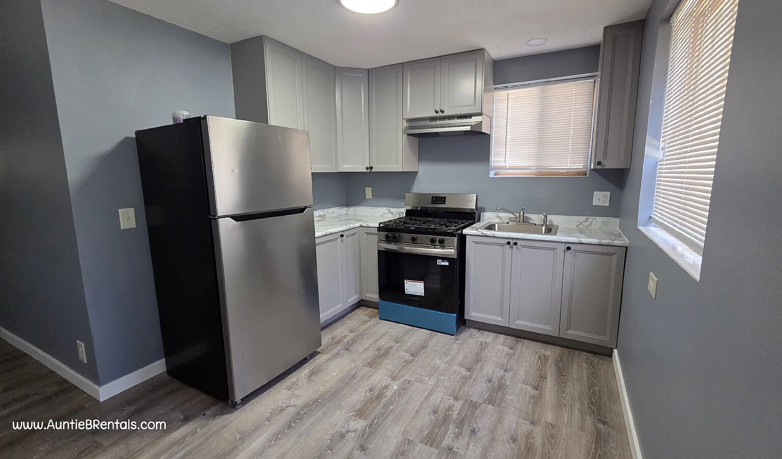 2 bed, 1.0 bath, 1300 sqft, $1,650 — Photo 3