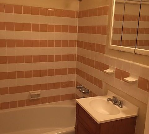 3rd image of 465 E 7th St APT 3T