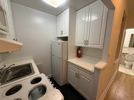 Rented by Oxford Property Group | media 8