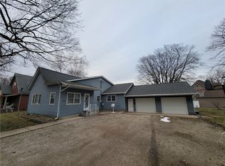 712 W Monroe St, Sullivan, IL 61951