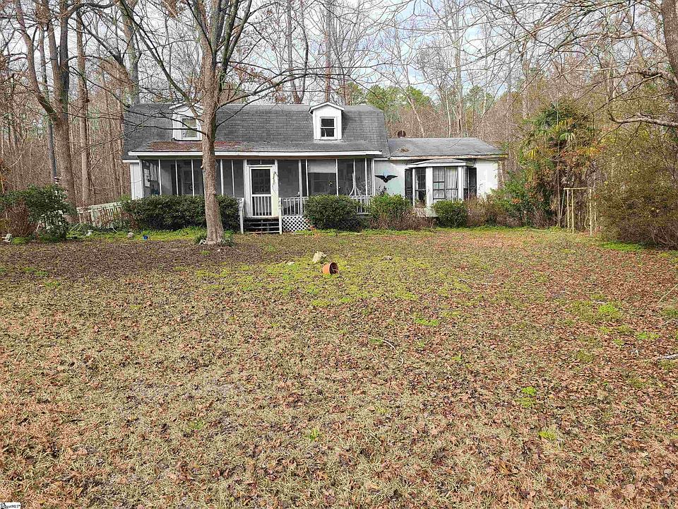 2nd image of 435 Smiths Village Rd