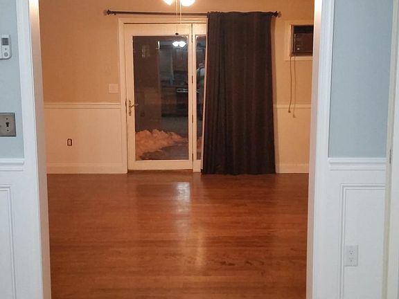 kitchen behind 1st floor