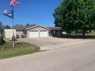 1910 Waterview Way, Crystal, MI 48818