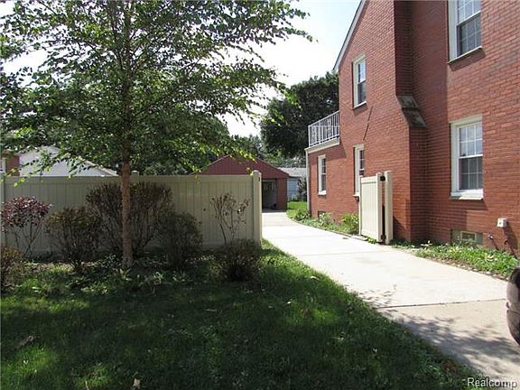 2nd image of 15601 Garfield Ave