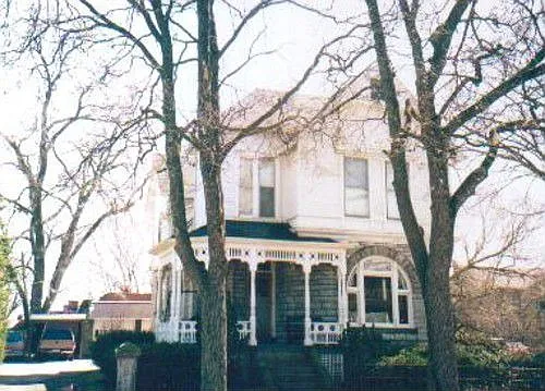 322 Franklin St photo 1