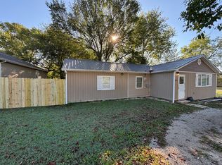 1804 N Hilton Ave, Springfield, MO 65802