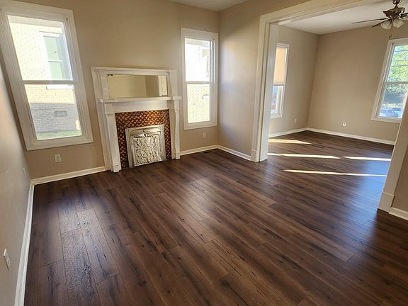 3rd image of 512 W Wood St
