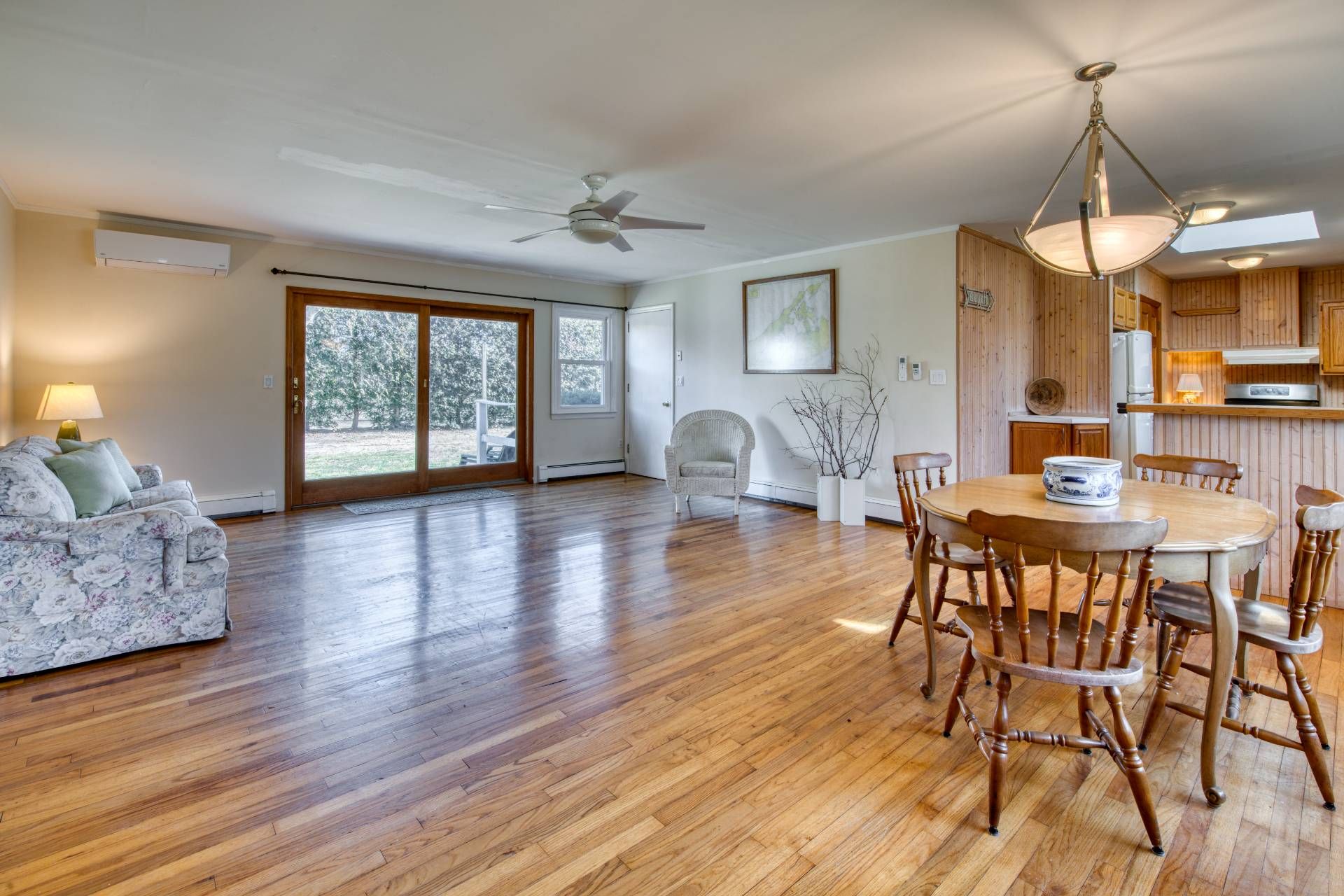 10100 New Suffolk Ave, Cutchogue, NY 11935 Out East