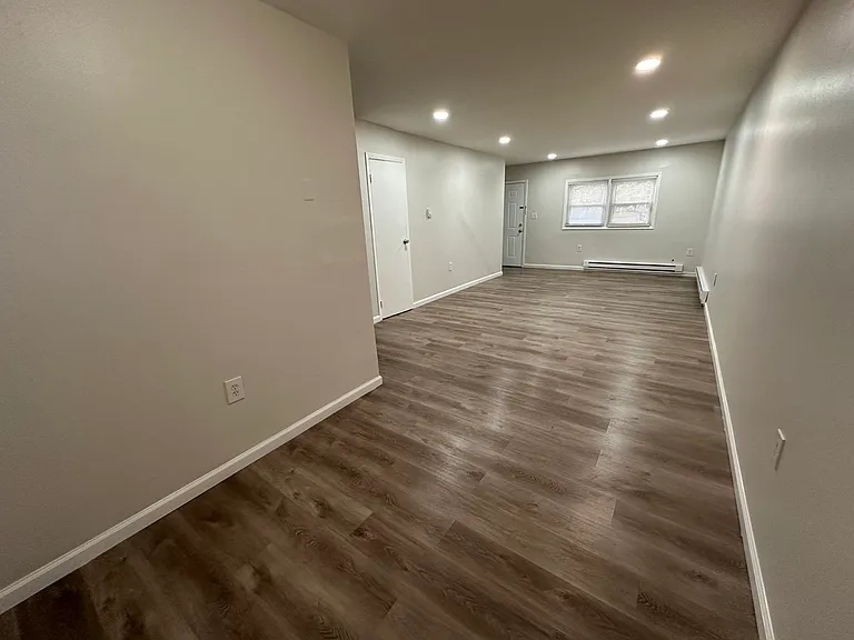 22 Lake St #5B — Photo 2