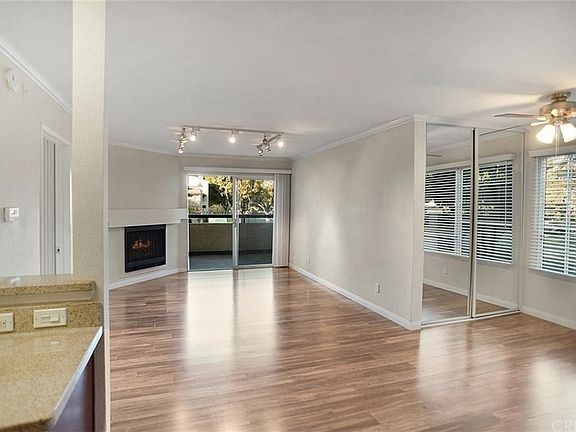 5th image of 21400 Burbank Blvd APT 122