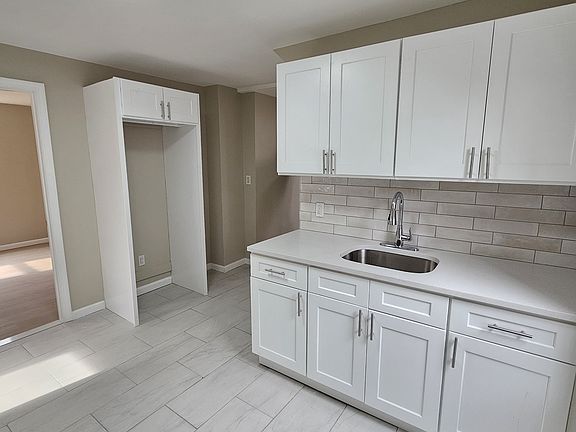 2nd image of 203 E Main St Unit 1