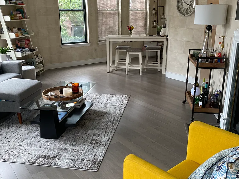 75 Clarendon St #401 — Photo 3