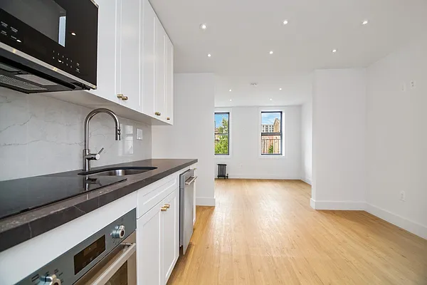 Rented by REAL New York | media 3